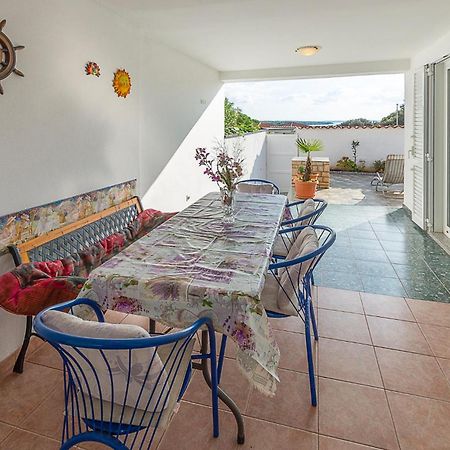 Stunning Apartment In Barbariga With Wifi 外观 照片