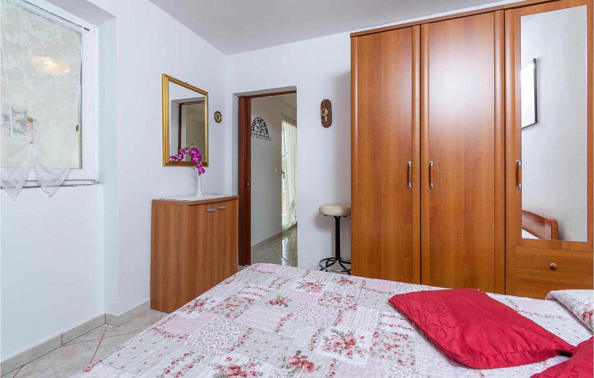 Stunning Apartment In Barbariga With Wifi 外观 照片