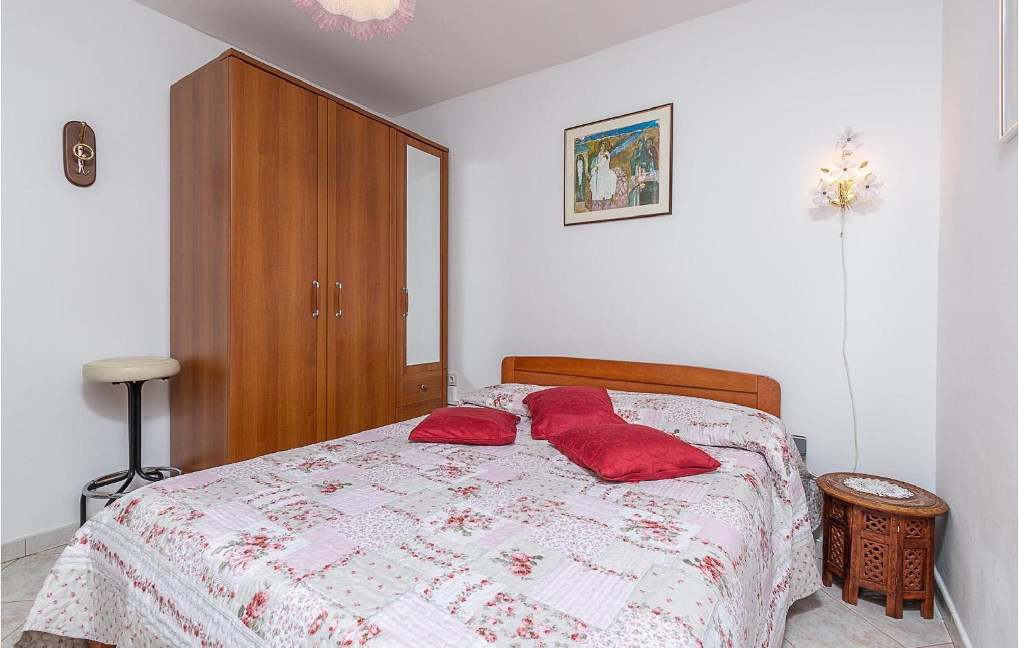 Stunning Apartment In Barbariga With Wifi 外观 照片