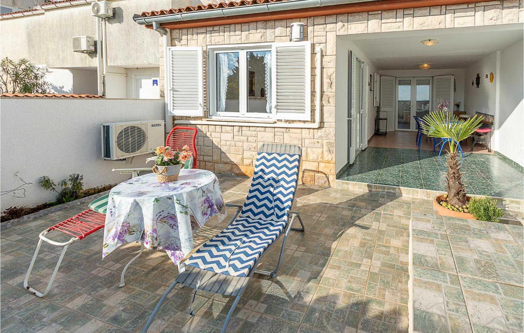 Stunning Apartment In Barbariga With Wifi 外观 照片